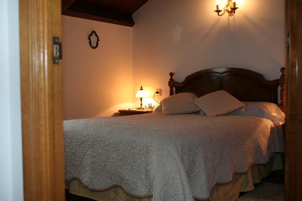 Apartamentos Rurales El Ferreiron Castropol Dış mekan fotoğraf